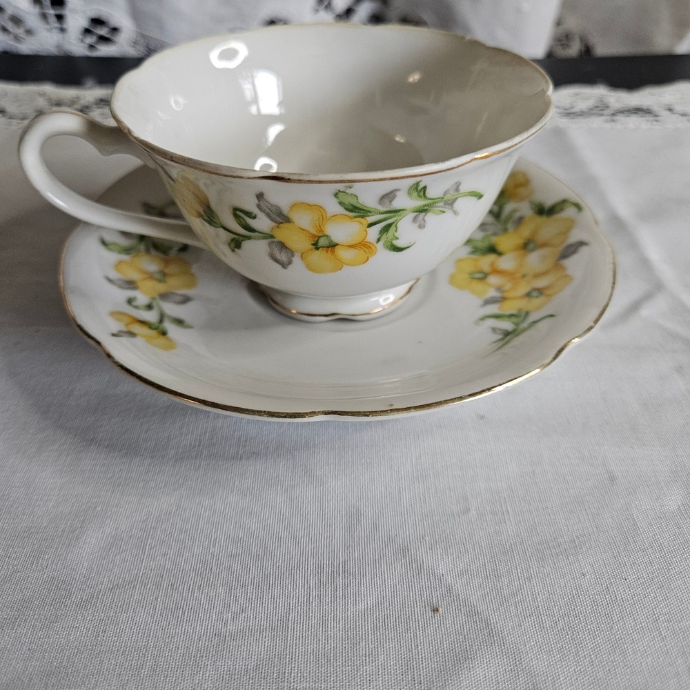 Vintage Yellow Floral Teacup and Saucer Made in Occupied Japan‎ *Chip